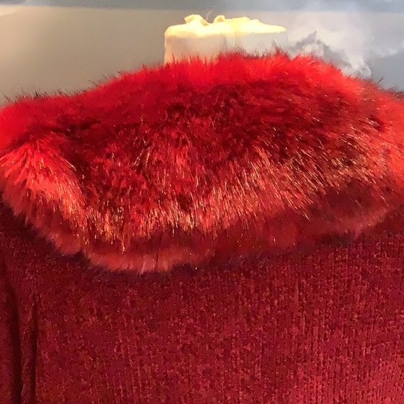 Lisa International Red Faux Fur Collar Chenille Sweater Jacket EUC Size L - Picture 5 of 10